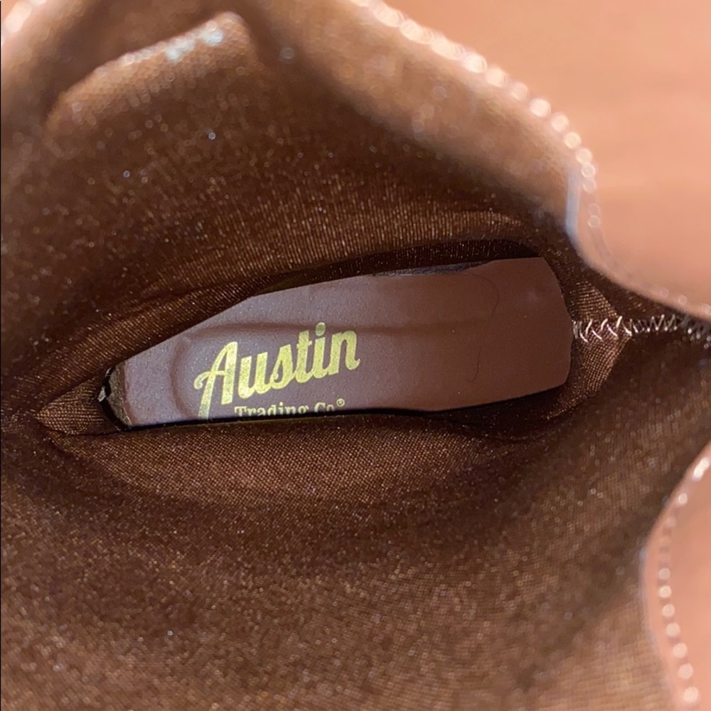 Boots - Picture 3 of 3